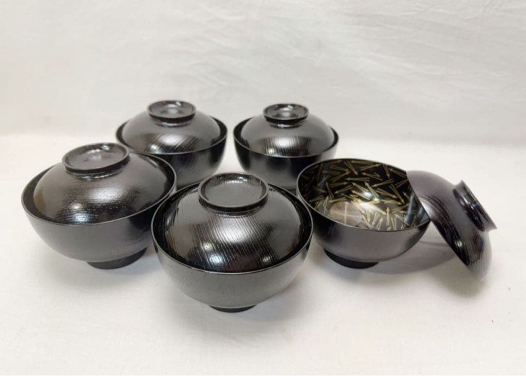 ほぼ未使用 懐石道具 木製黒塗 吸物椀 金彩松葉見返し蒔絵 木箱