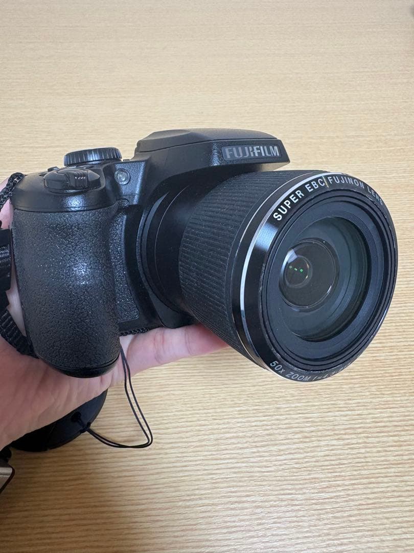 FUJIFILM FinePix S9800 本体と付属品