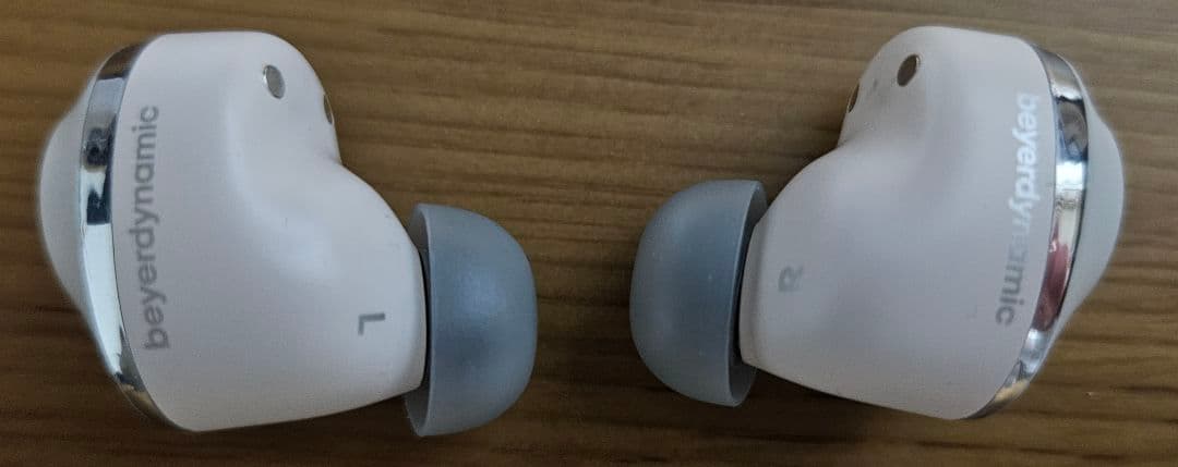 イヤホン beyerdynamic Amiron300