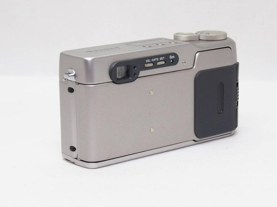 ■ほぼ新品■ FUJIFILM KLASSE シルバー 《 スレ無し 使用感無し