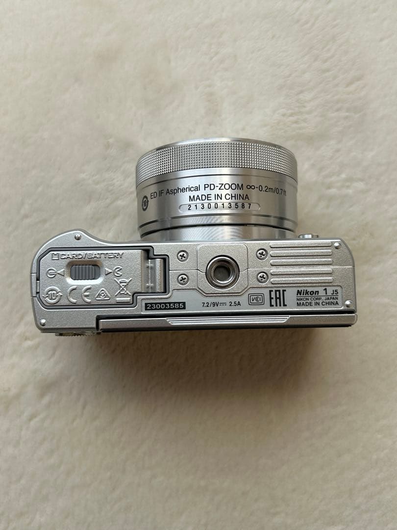 Nikon1 J5 シルバー レンズキット