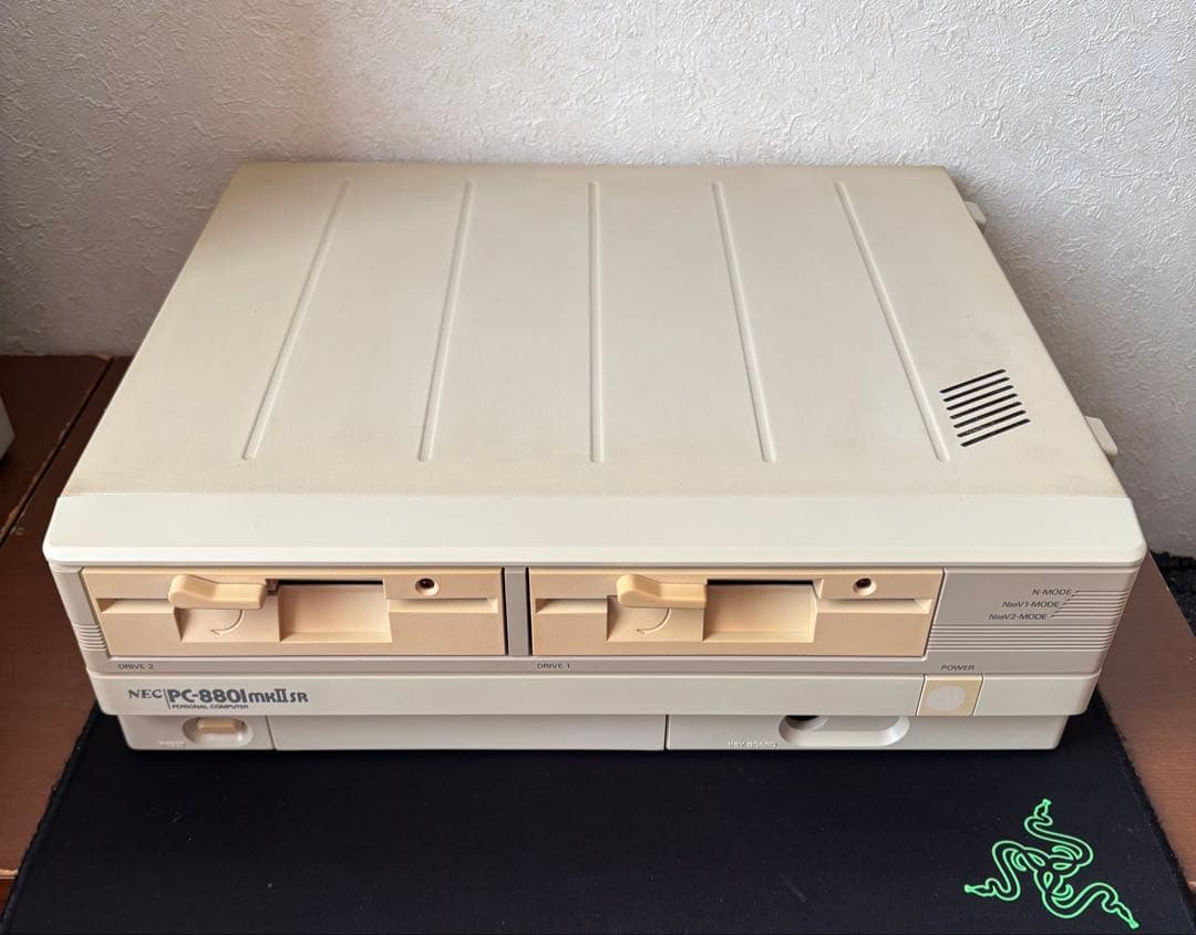 PC-8801mkIISR 本体とキーボード 動作品
