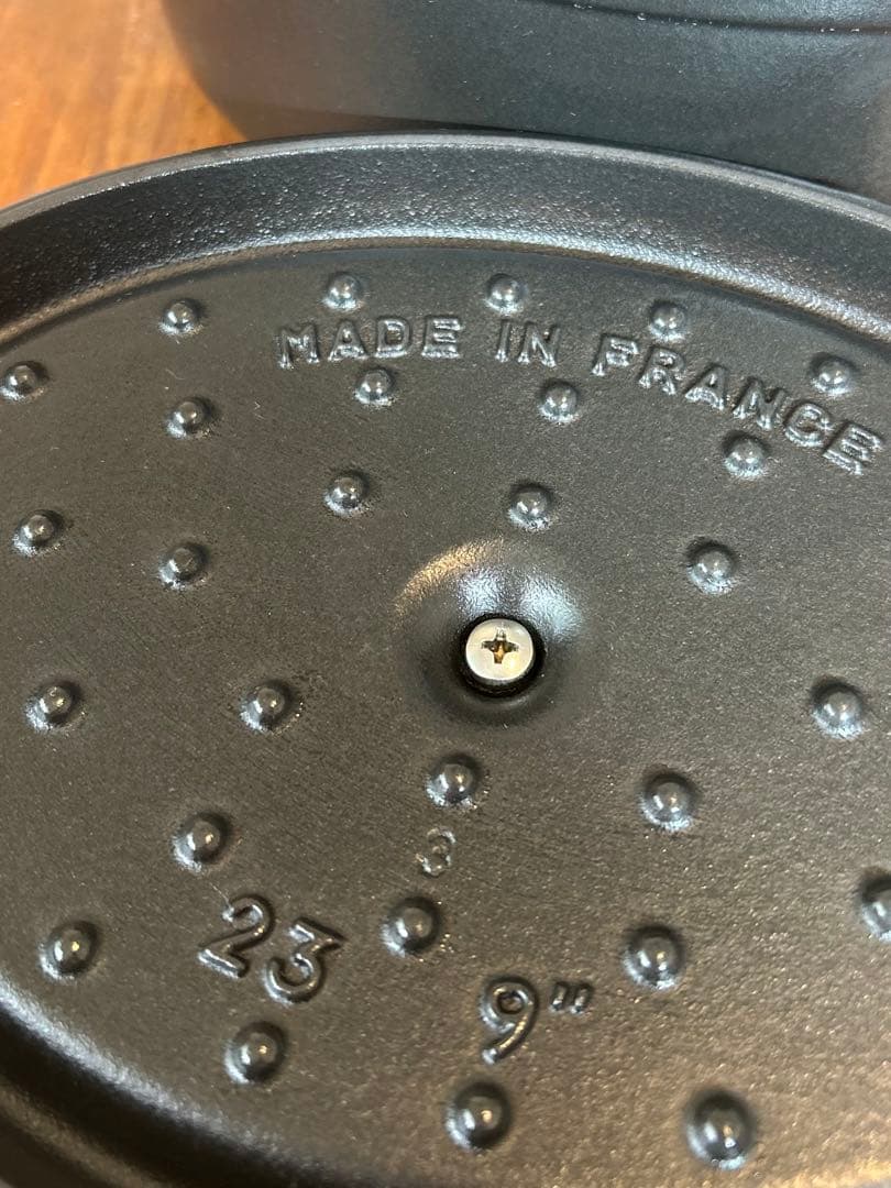 ストウブ　オーバル23 ブラック