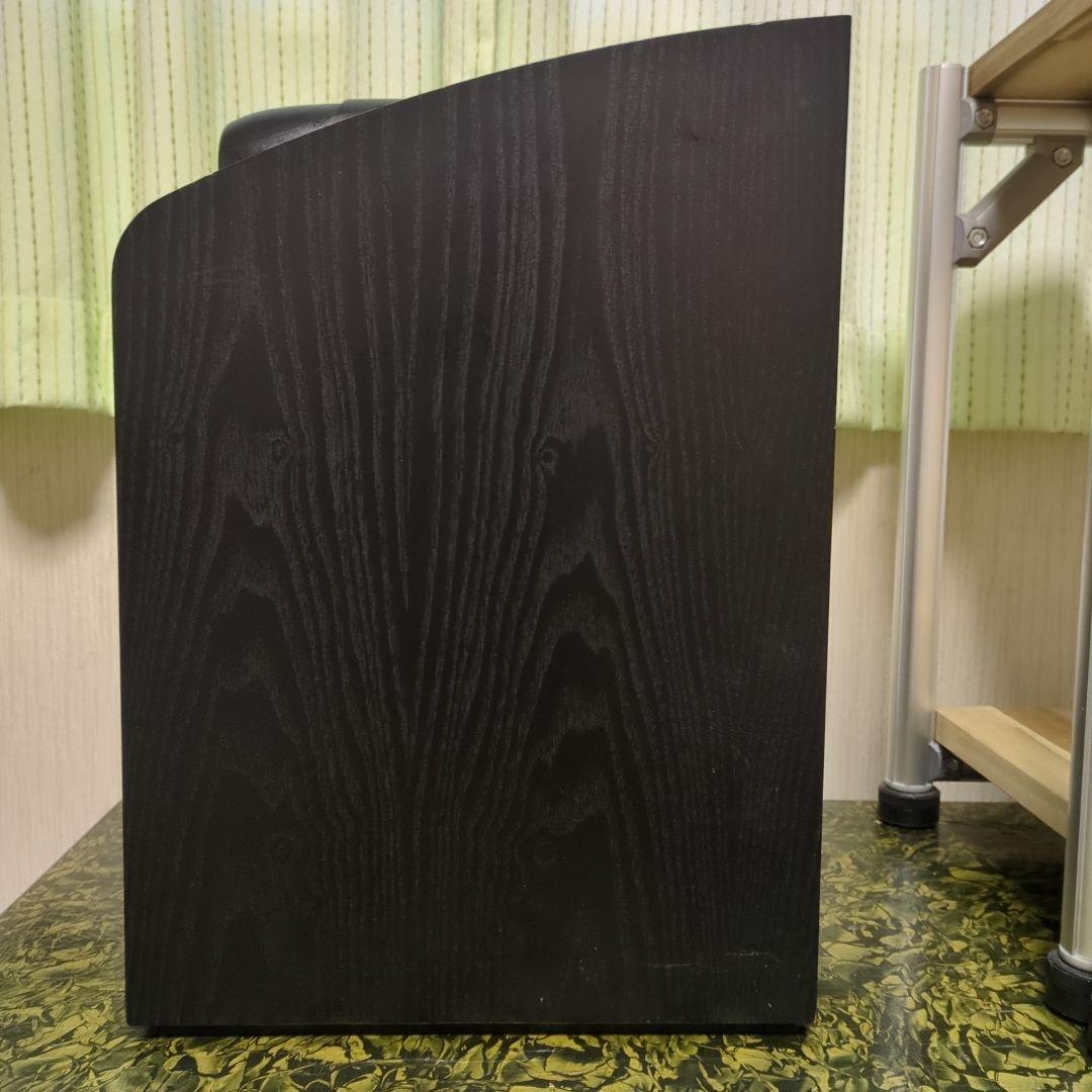 Bowers & Wilkins705ペア + インシュレータ+ スタンド付き