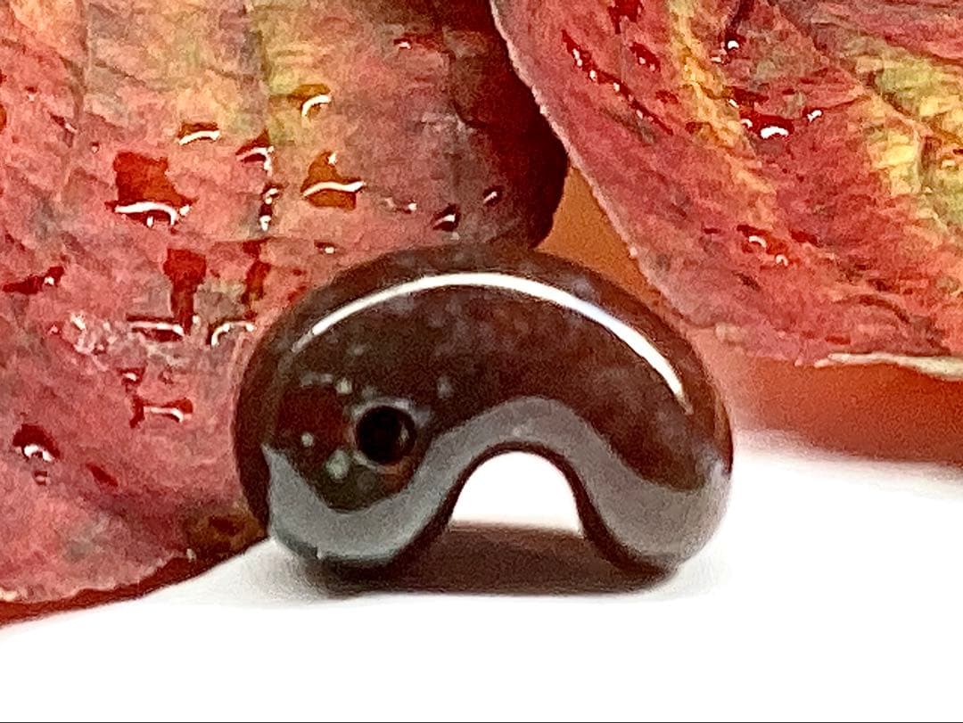 超レア‼️伊勢青石 コレクション　赤茶【ヘマタイト】　レア勾玉　鑑別書無しの安価‼️