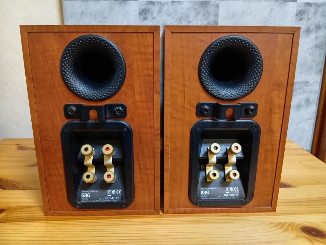 B&W 686 レッドチェリー