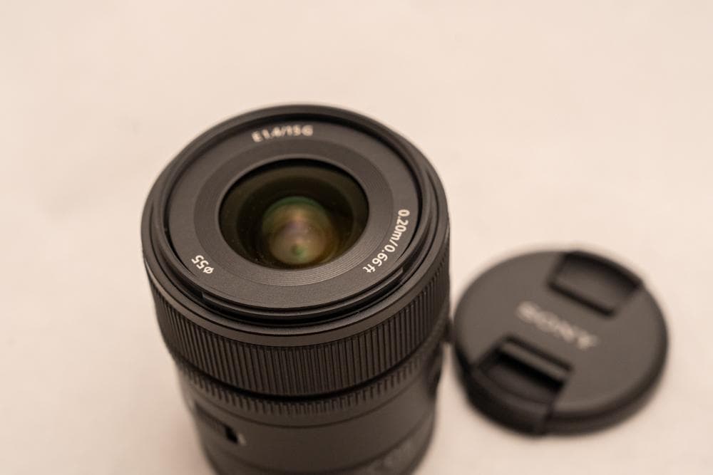 美品 SONY E 15mm F1.4 G SEL15F14G 単焦点レンズ