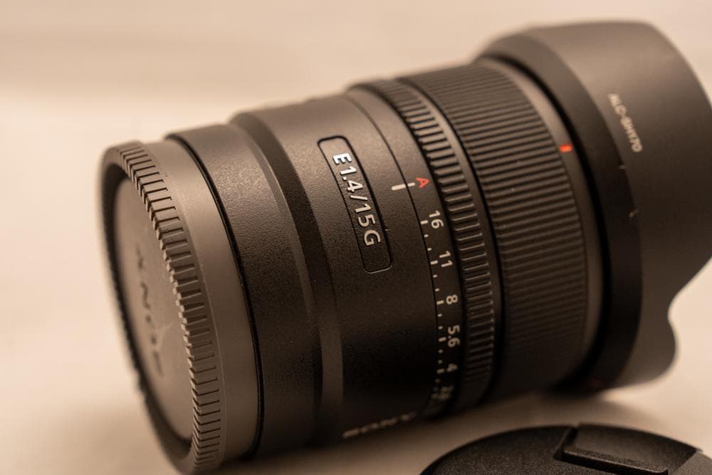 美品 SONY E 15mm F1.4 G SEL15F14G 単焦点レンズ