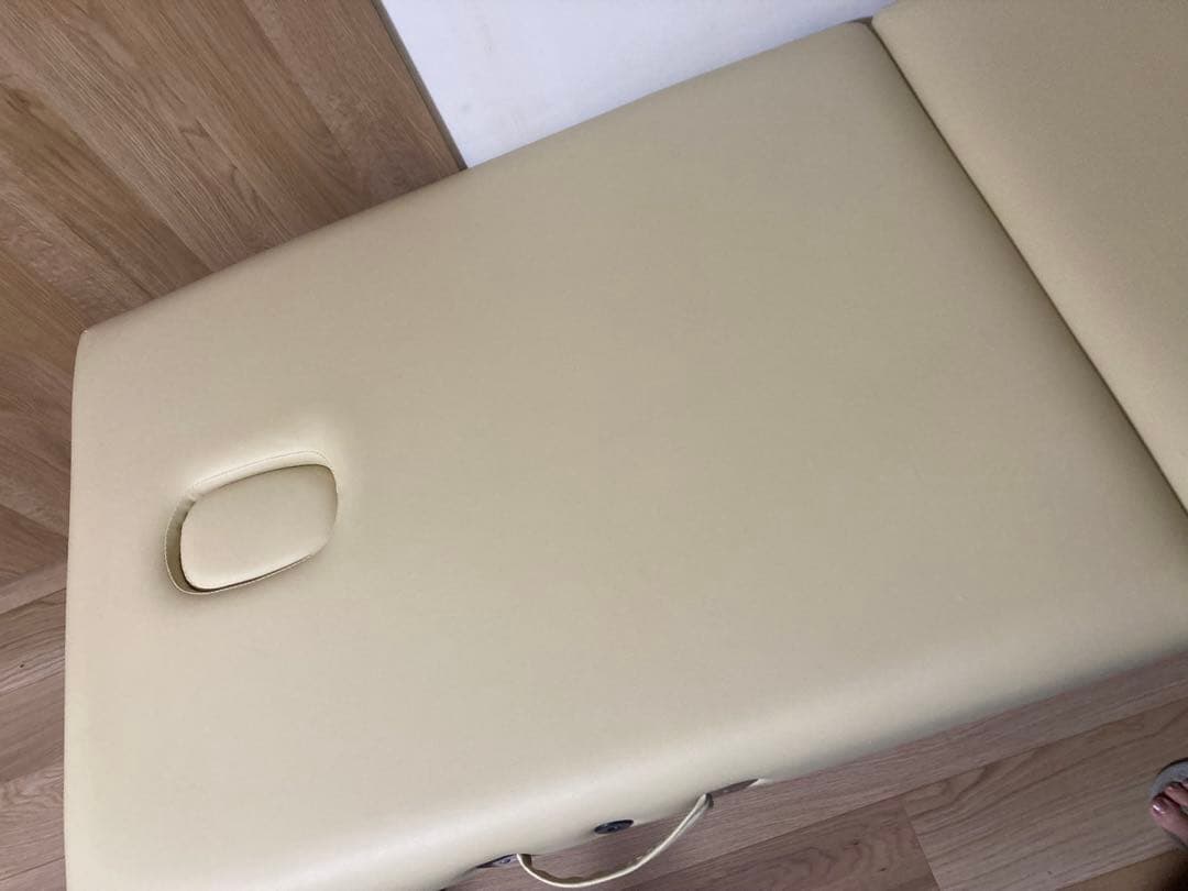 マッサージベッド　ベージュ　折りたたみ