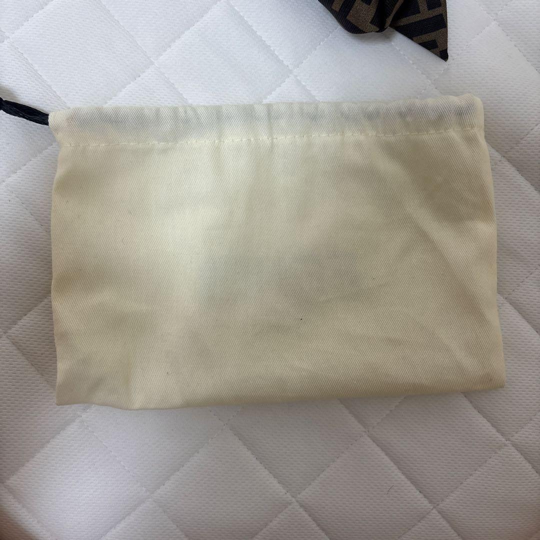 美品　FENDI FFロゴ リボンヘアクリップ