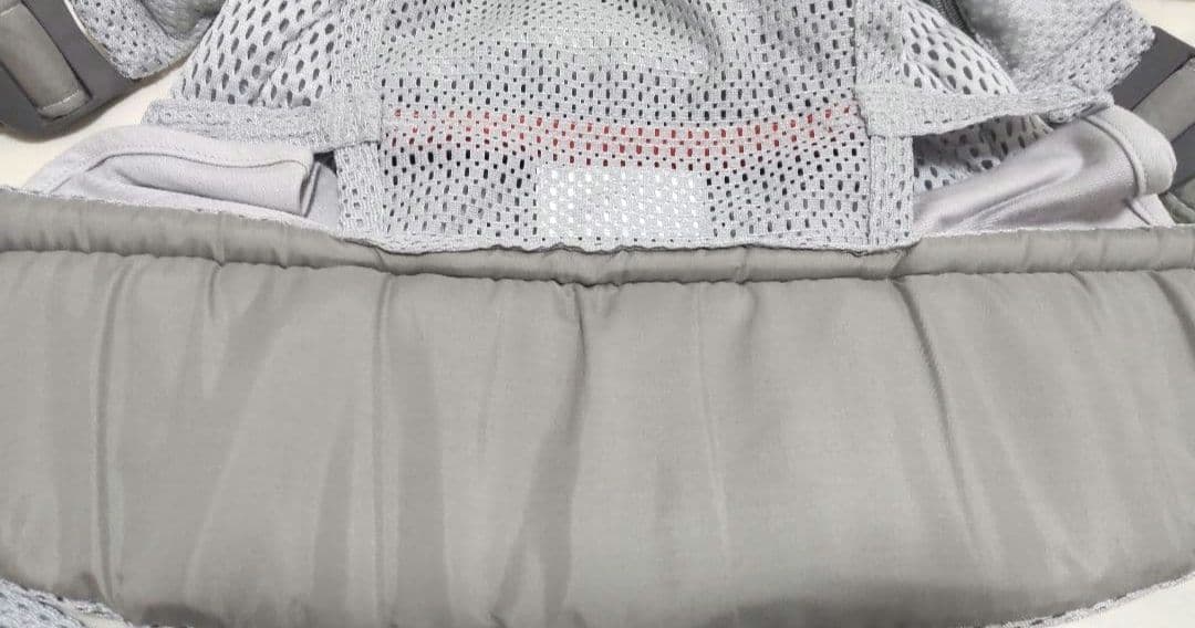 ☆美品☆ ベビービョルン ハーモニー エアリーメッシュ シルバー 抱っこひも