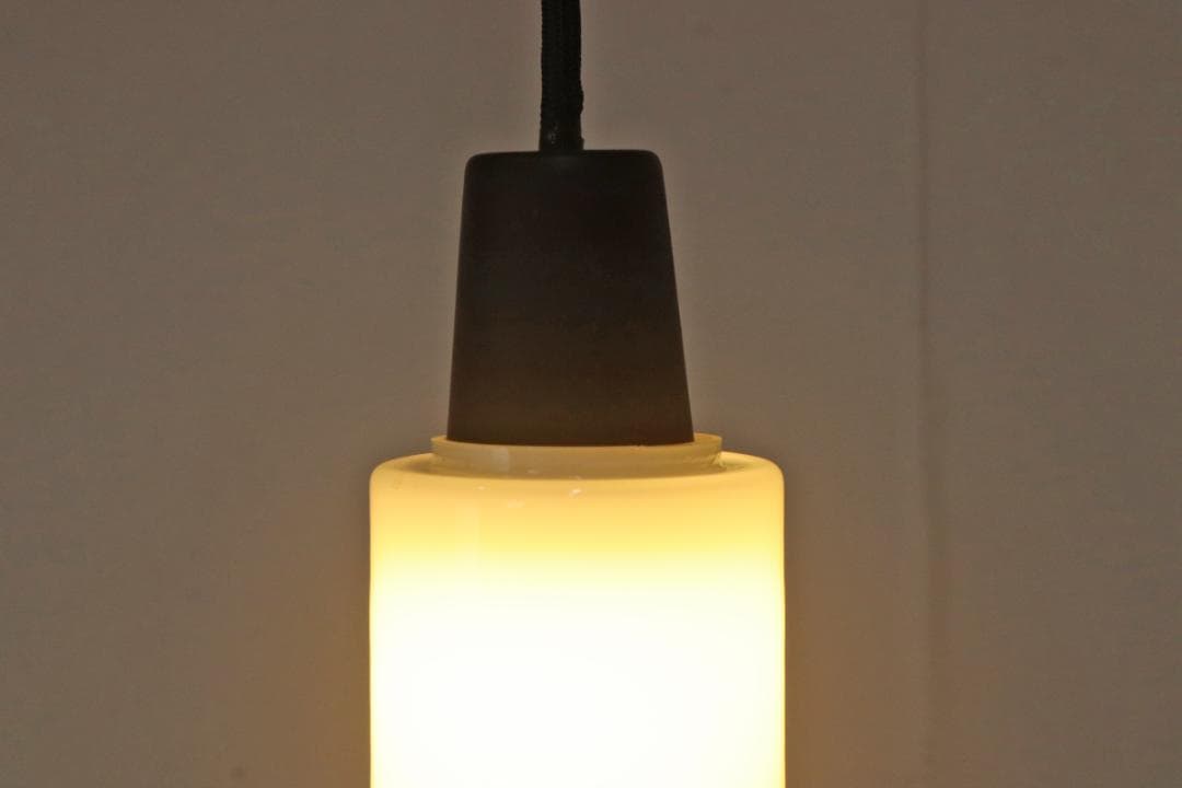 レトロ ペンダントライト 照明 吊り下げ ガラス シェード 白 ヴィンテージ