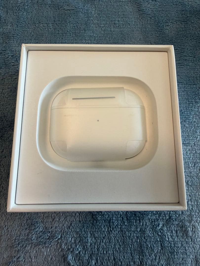 美品　2021年モデル　AirPods Pro