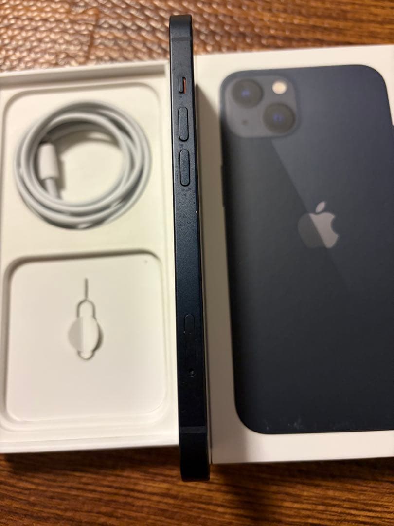 Apple iPhone 13 ブラック本体