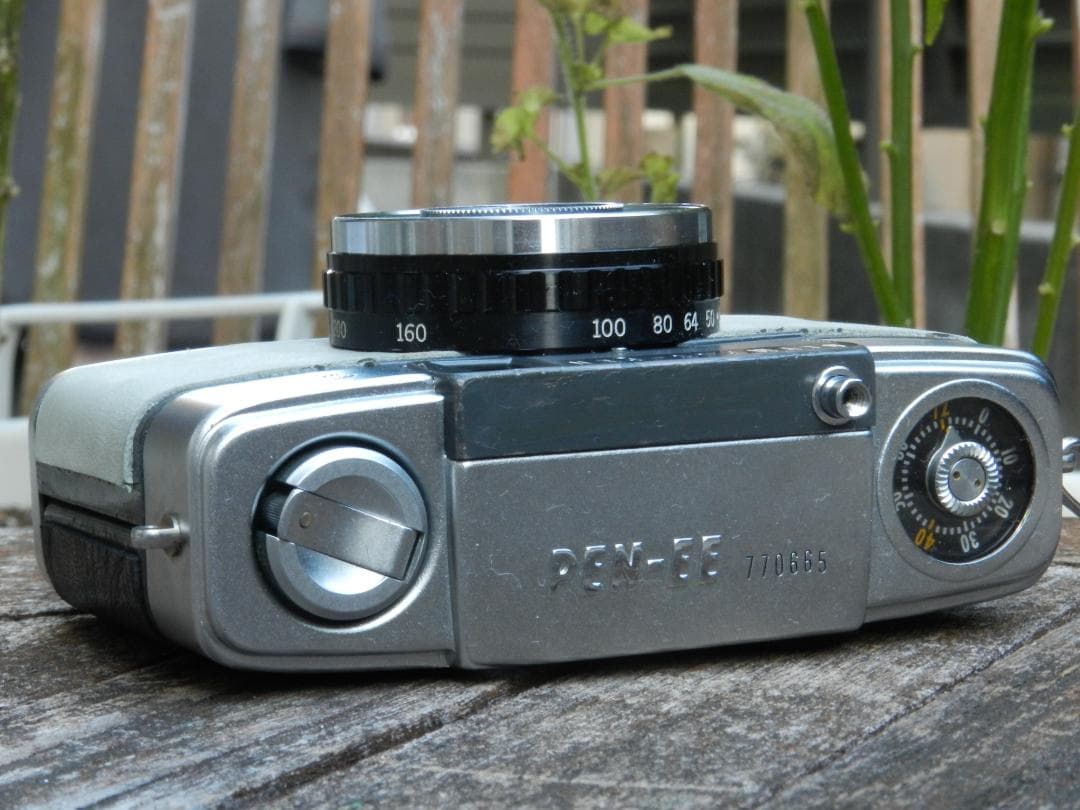 本革　白X黒　OLYMPUS PEN EES EE-S フィルムカメラ　美品