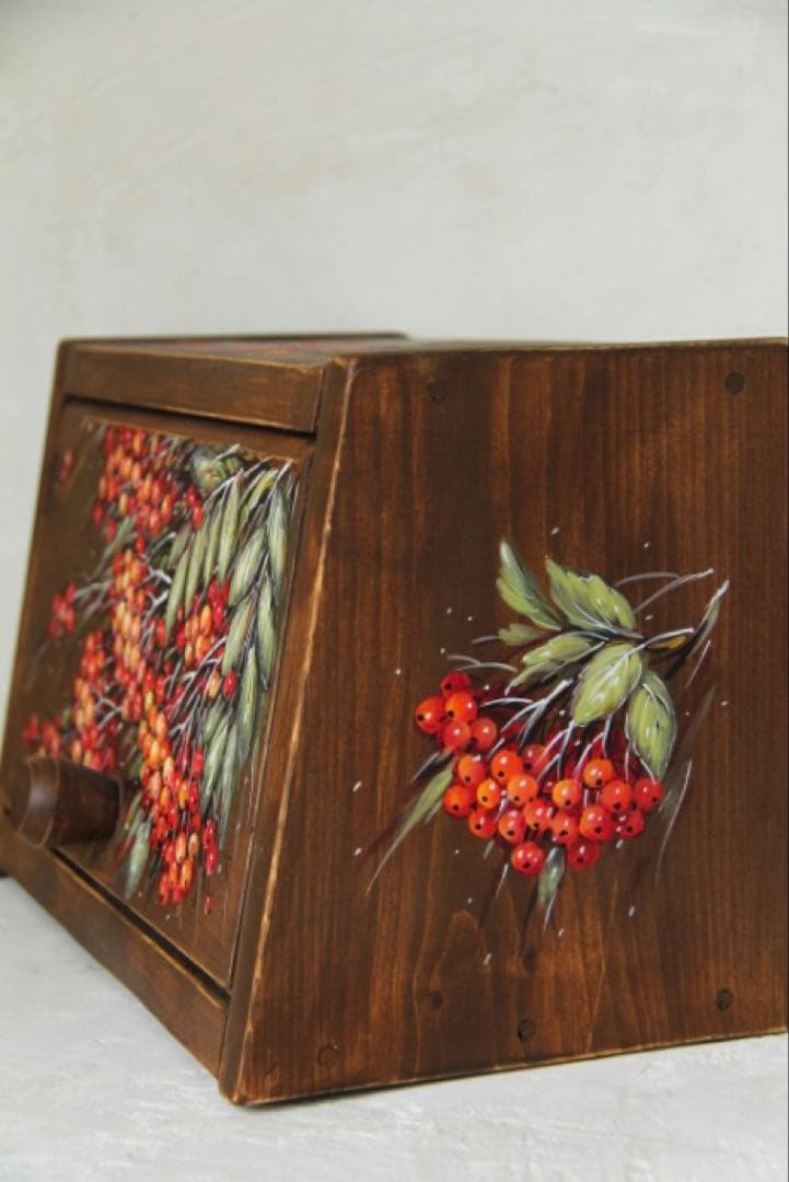 ロシア雑貨☆『ナナカマド』木製収納box ガリーナ作 マトリョーシカ リャビーナ