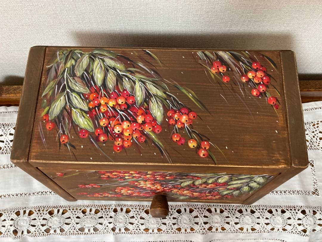 ロシア雑貨☆『ナナカマド』木製収納box ガリーナ作 マトリョーシカ リャビーナ