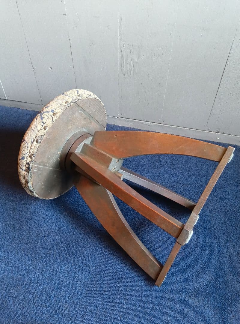 古いスツール　ビー玉　ガタつき　ヴィンテージ　昭和レトロ