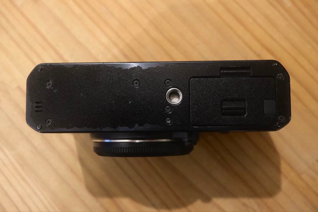 富士フイルム FUJIFILM X-E4 ミラーレスカメラ 本体 ブラック　黒