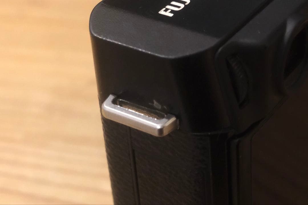 富士フイルム FUJIFILM X-E4 ミラーレスカメラ 本体 ブラック　黒