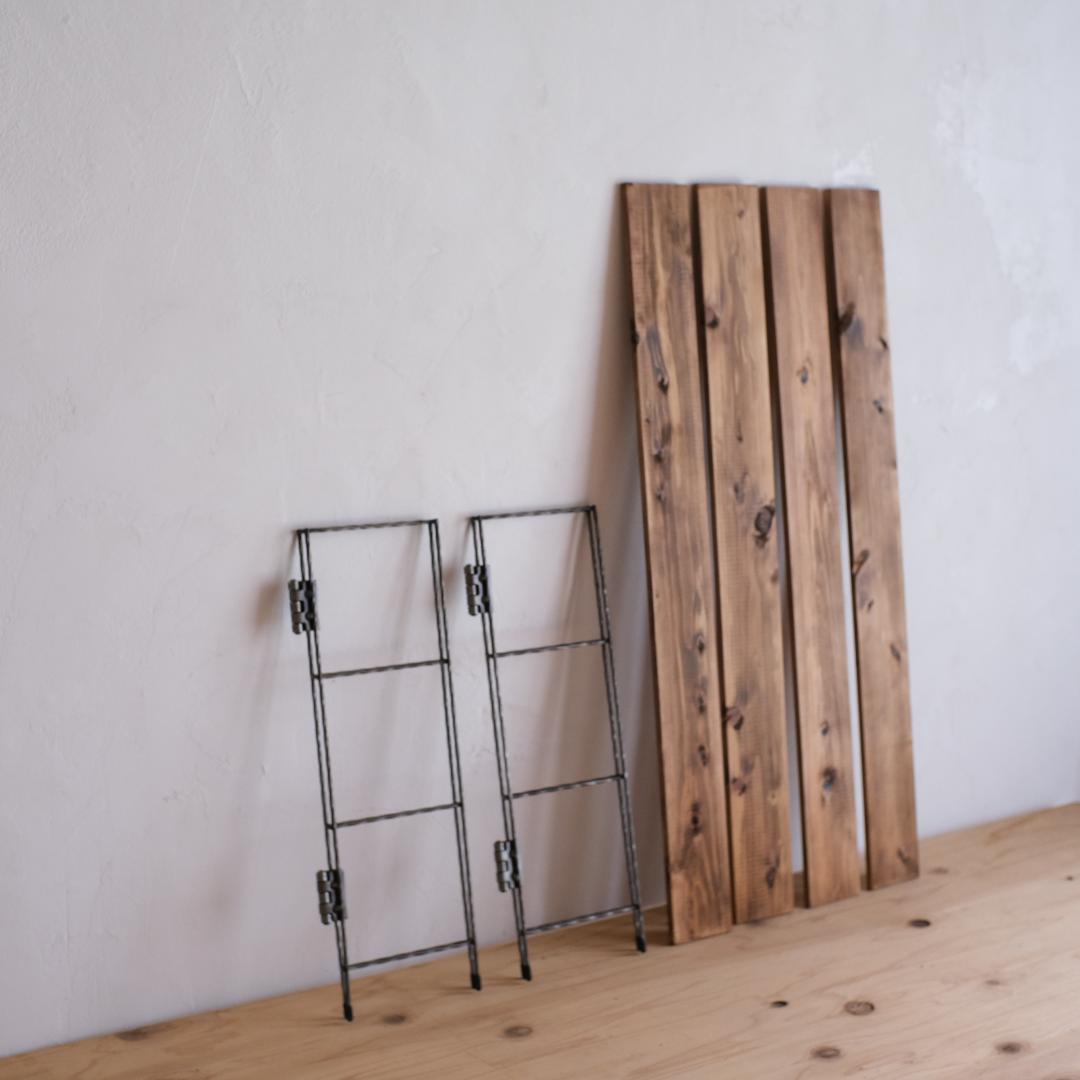 無骨なアイアン脚2点1セットH　板付きスリムシェルフイベント什器