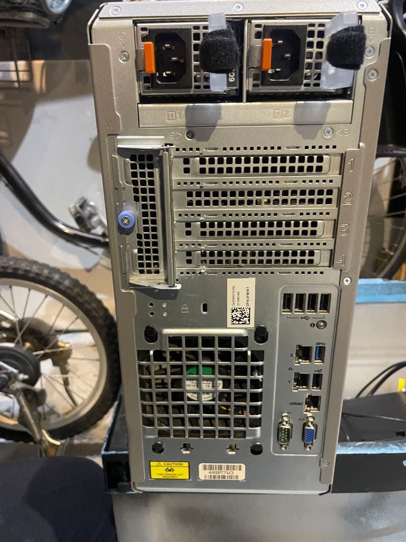 Dell PowerEdge T360 サーバー