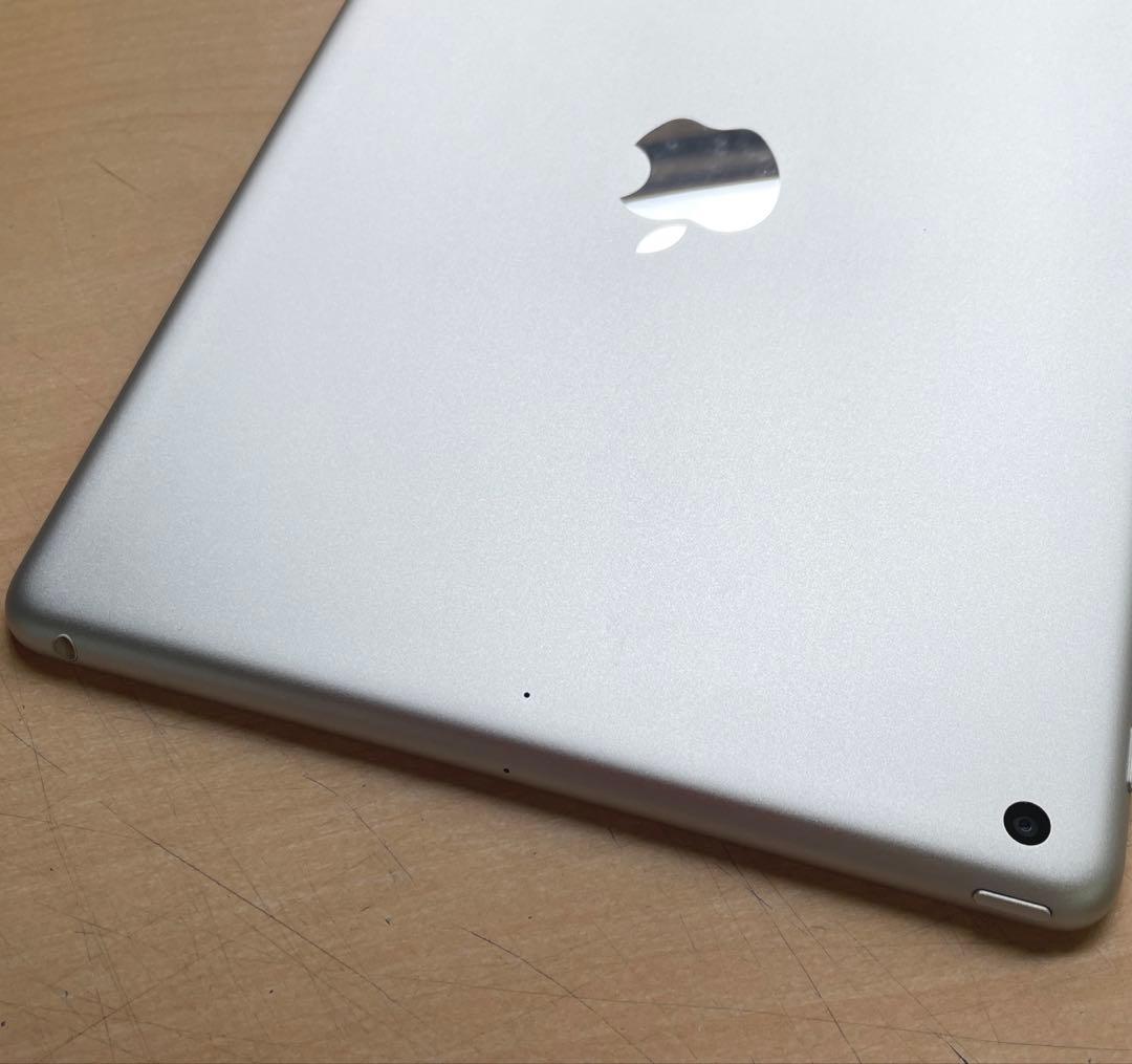 iPad 第6世代　A1893　Wi-Fiモデル　シルバー　32GB 超美品#4