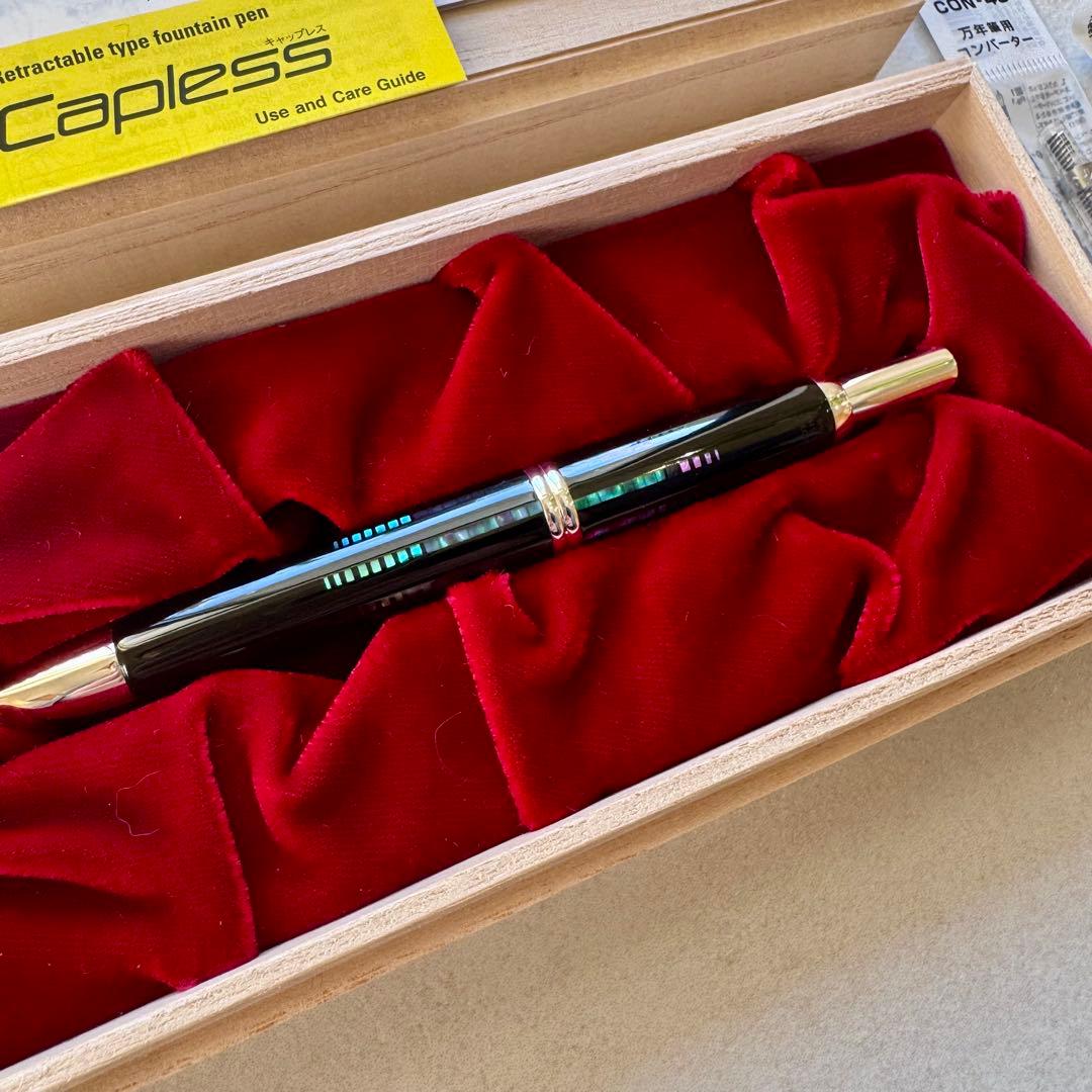 【新品同様】PILOT 万年筆　キャップレス螺鈿　水面
