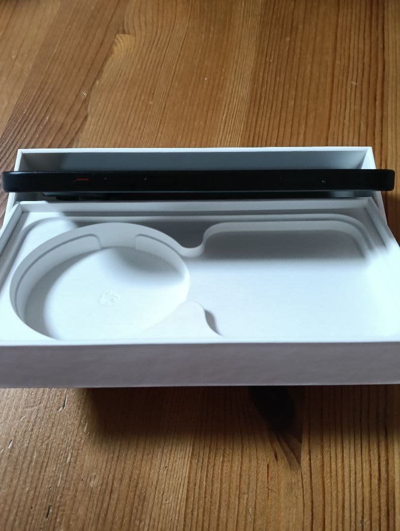 iPhone15　256GB ブラック　バッテリー84%