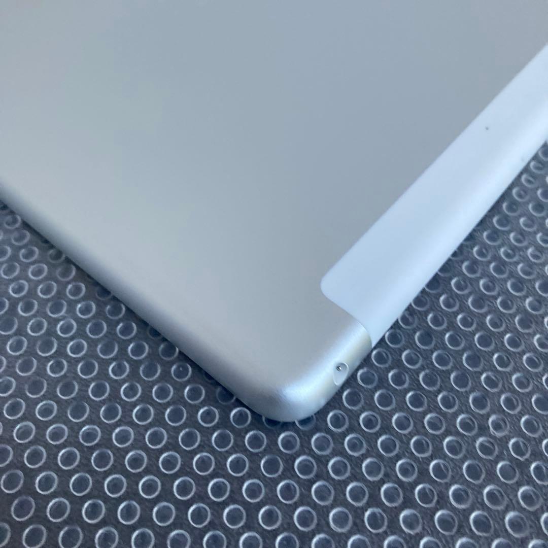 3188 美品☆電池ほぼ新品☆iPad5 第5世代 32GB SIMフリー☆