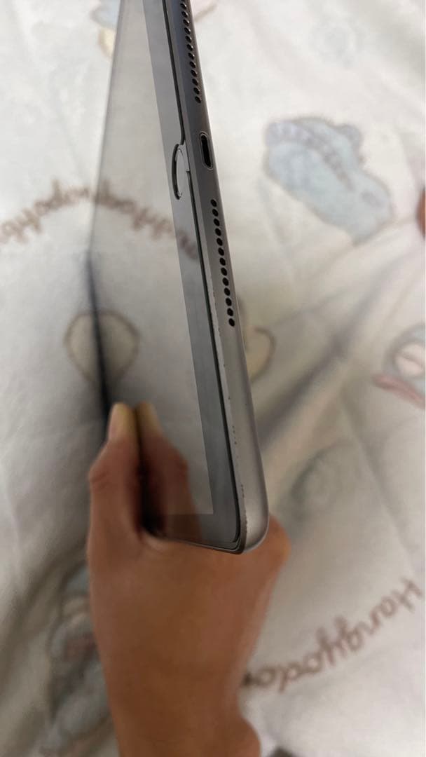 iPad 第8世代 10.2インチ 32GB Wi-Fiモデル中古 動作良好