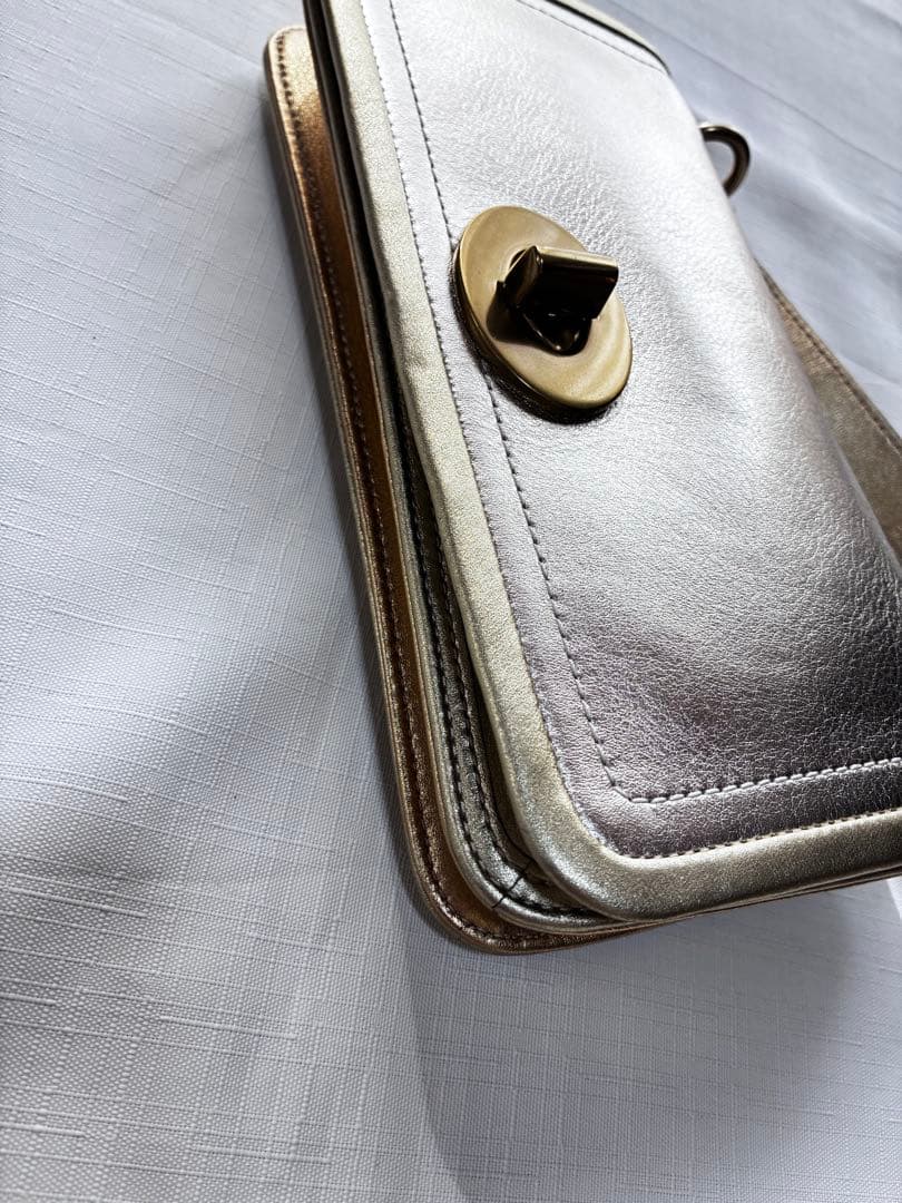 バッグ Coach legacy stripe turn lock llic