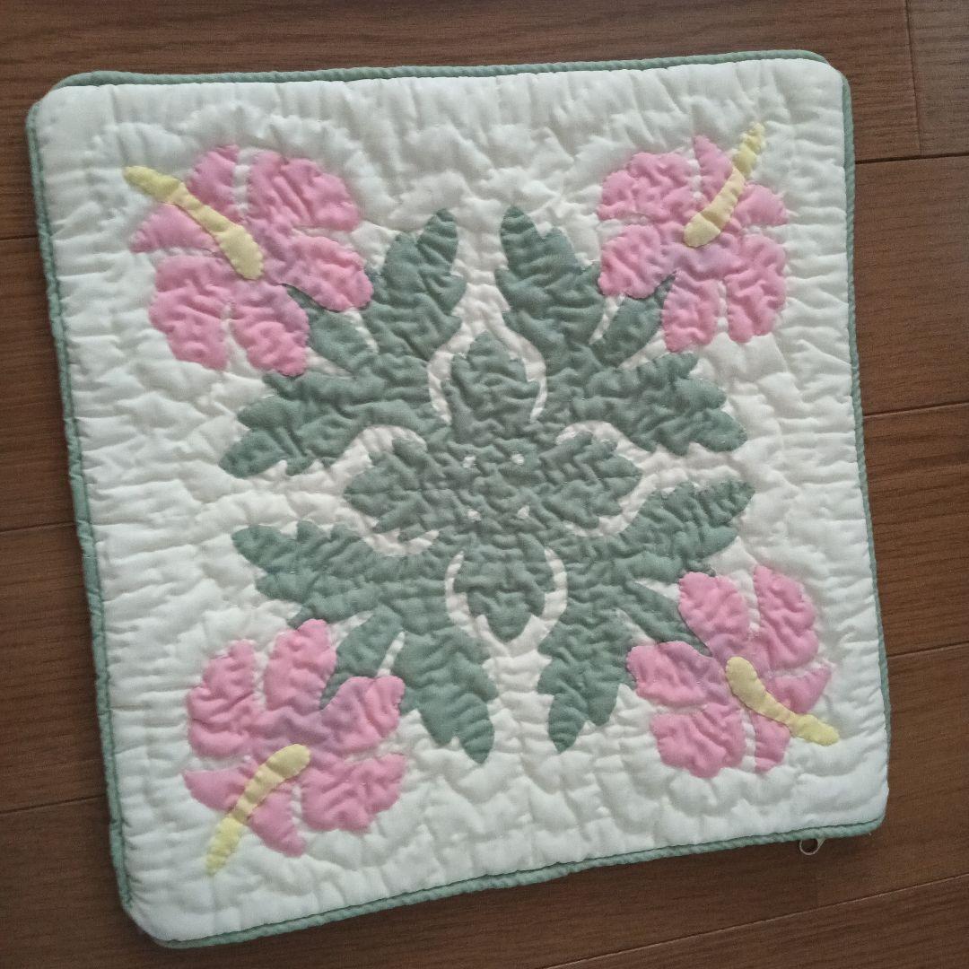 ハワイアンキルトキルティングクッションカバー ピンクとホワイト