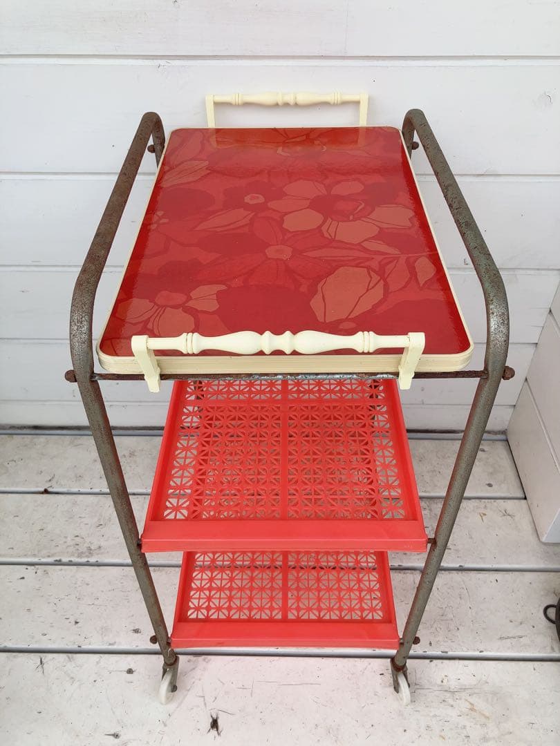 ヴィンテージ　ワゴン　キャスター　三段飾り棚　レトロポップ