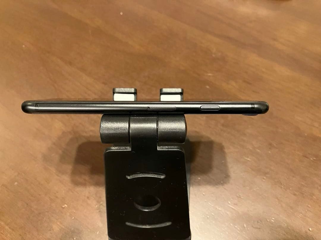 iPhoneSE(第２世代)ブラック 本体 SIMフリー ケース付き