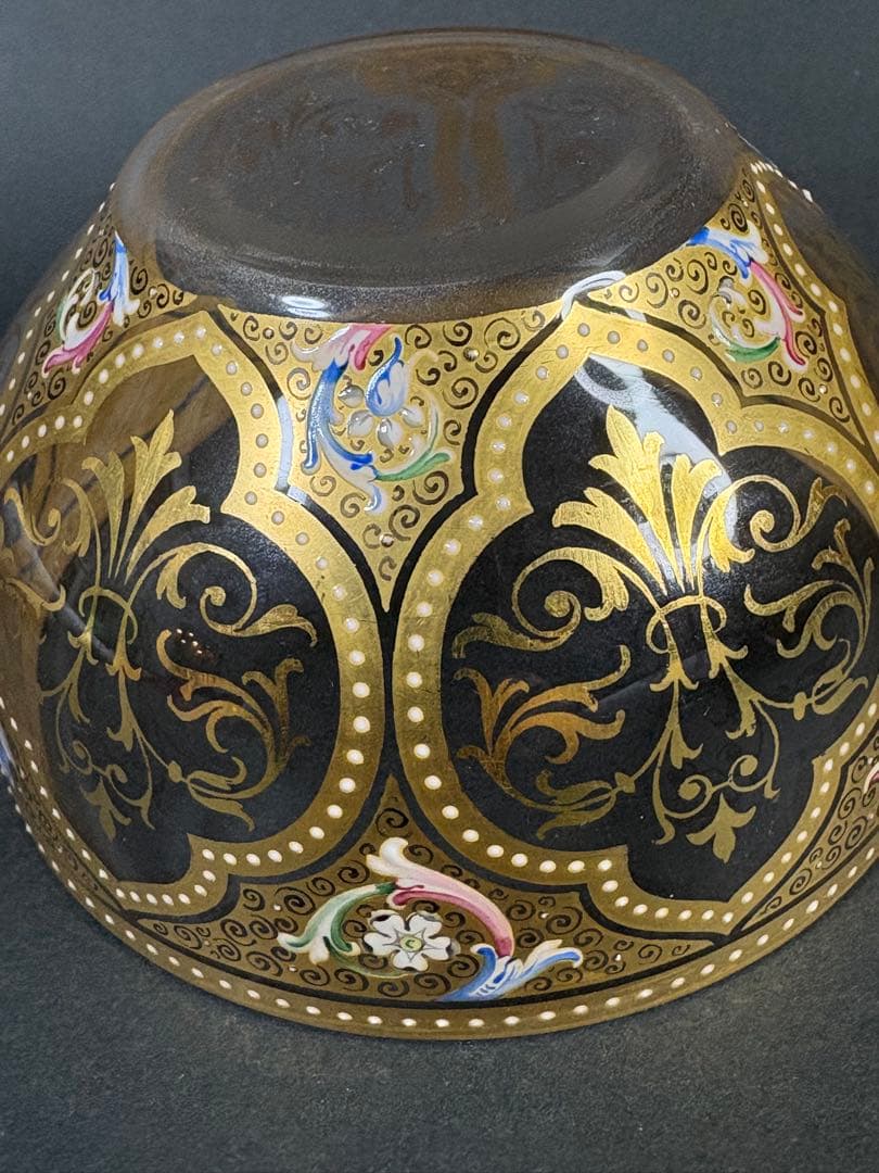 オールドバカラ豪華金彩エナメルカップとソーサ美品。