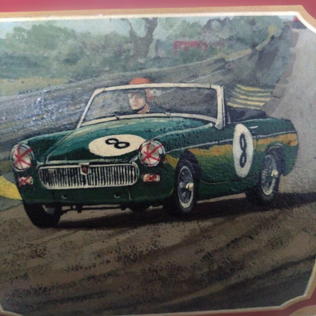 アンティーク風八角形木製時計（不動品）※絵柄　mg midget　※文字盤にmg