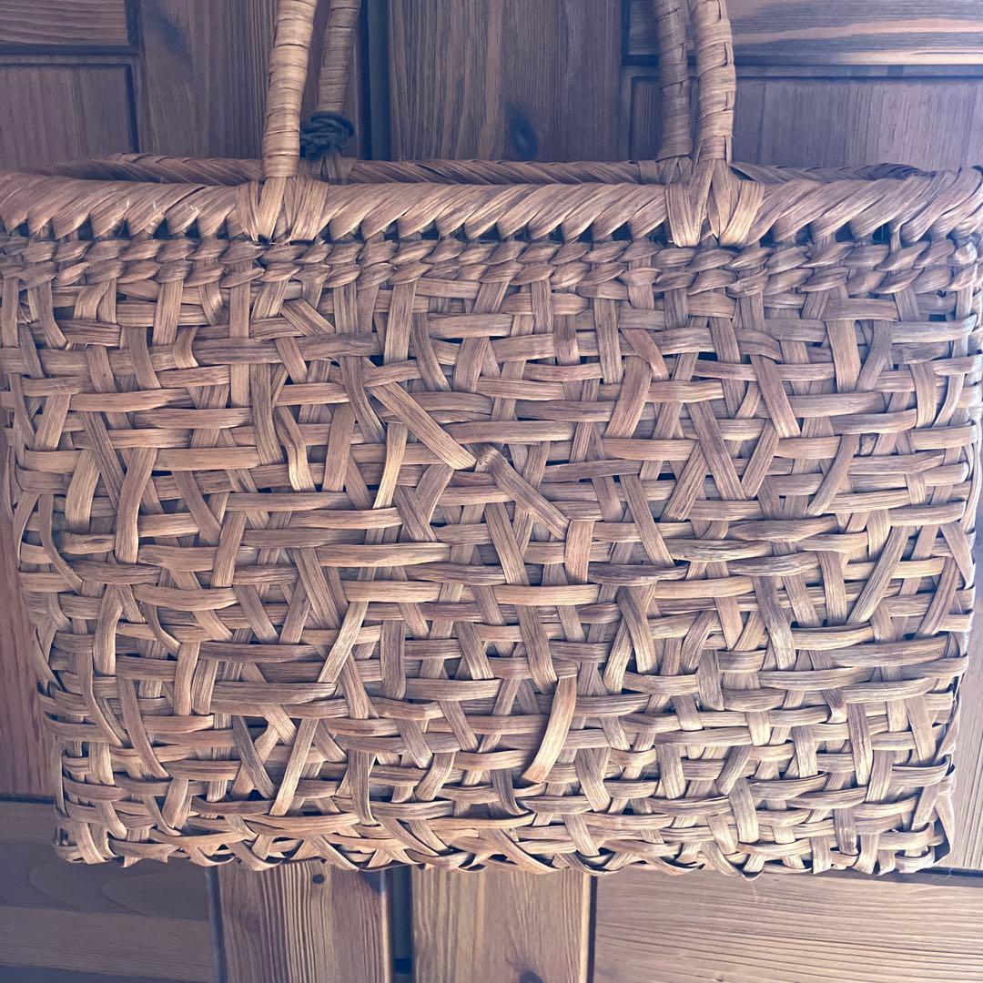 ⭐️専用です⭐️山葡萄カゴバッグ【くるみチャーム付き】