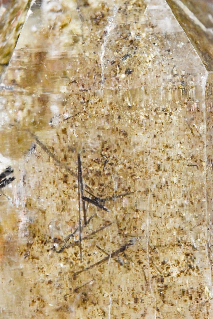 マニハール産 ブラックルチルインクォーツ