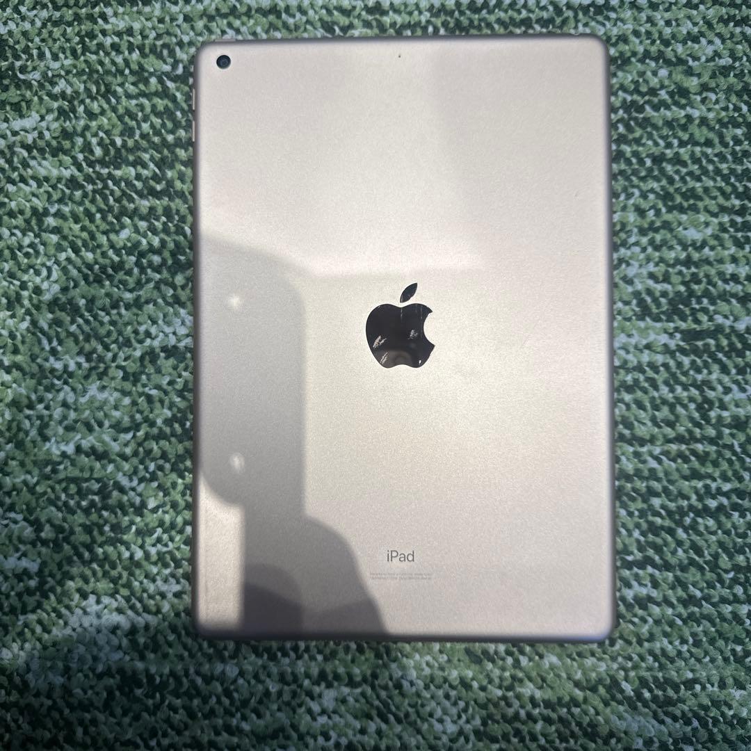 iPad ピンクゴールド 本体　第6世代