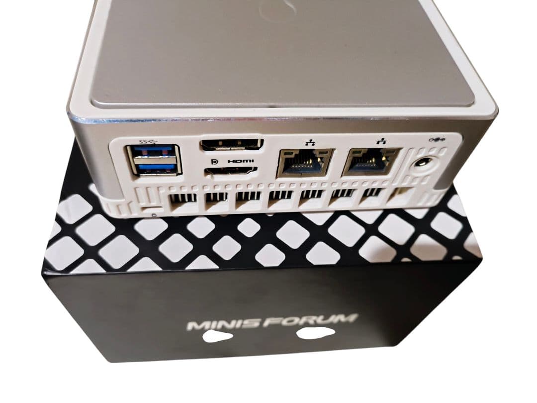 MINISFORUM ミニPC USB-C HDMI