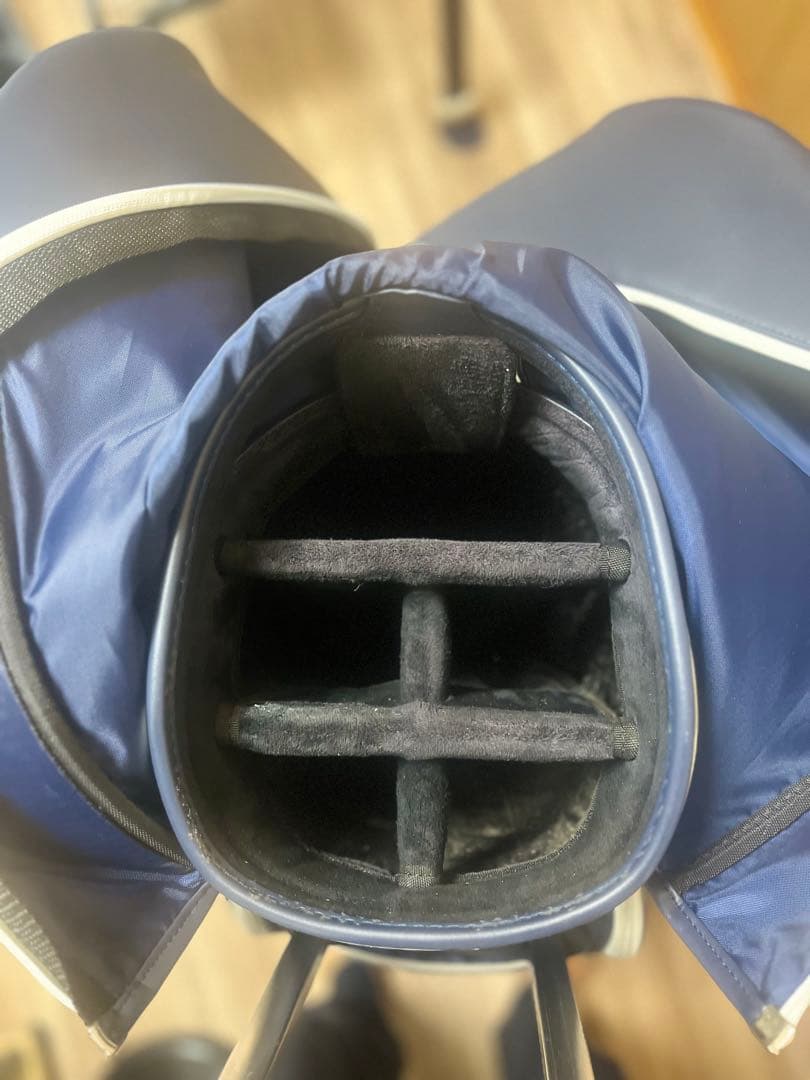 マンシングウェア　ゴルフキャディーバッグ　　紺色　キャスター付