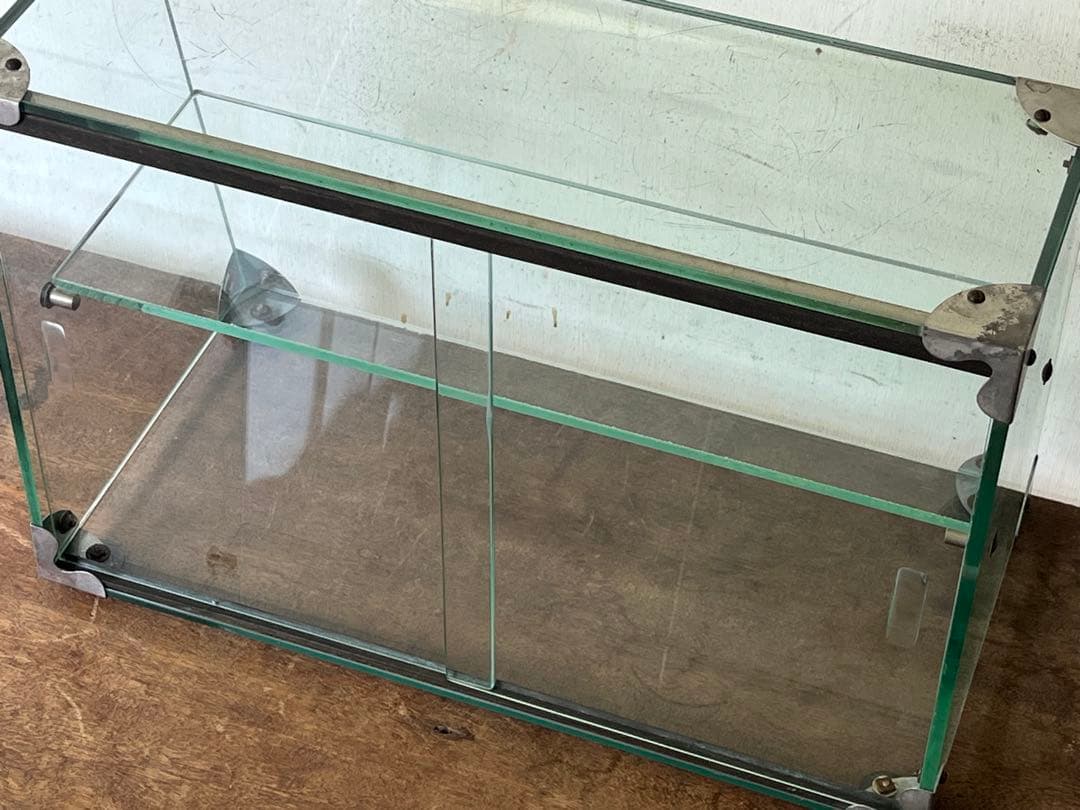 ナ*ン様 昭和レトロ 全面ガラスのショーケース 斜めガラス陳列棚 店舗什器 ガラ