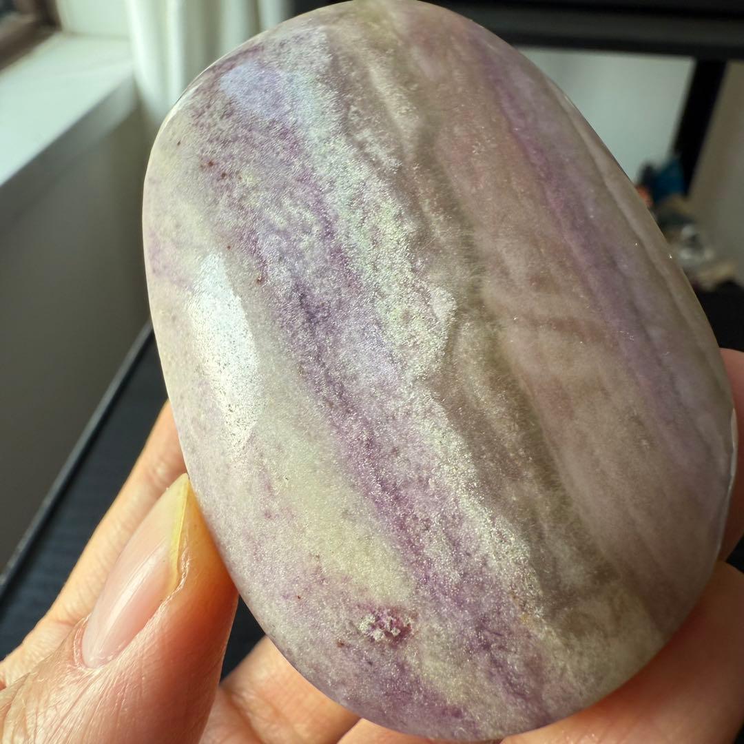 【ノブ】天然石フローライトのお握り石　置物NO.112903