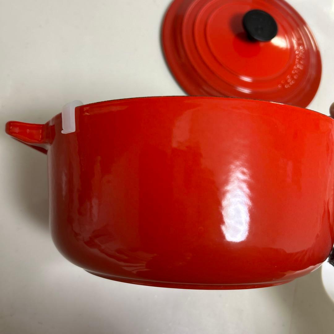 ルクルーゼ　ココットロンド　20cm レッド　ヘラのセット