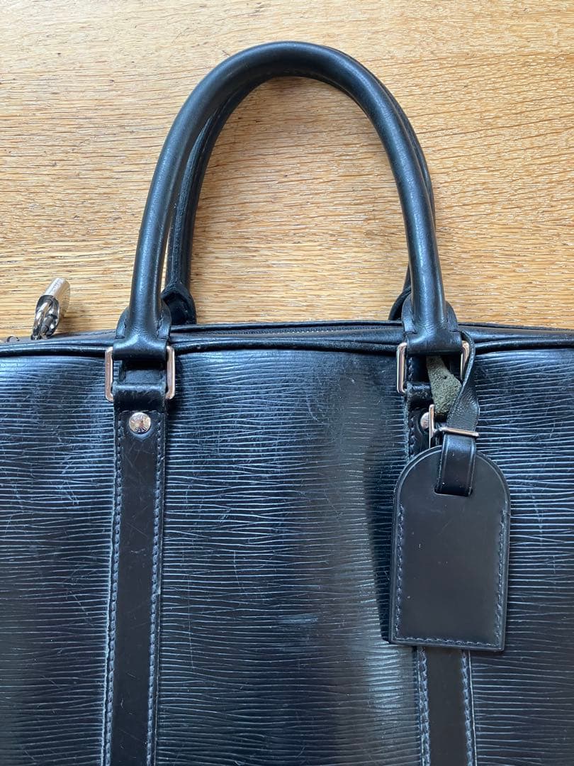 ら*む様 ルイ・ヴィトン エピ ビジネスバッグ ポルト ドキュマン・ヴォワヤージ