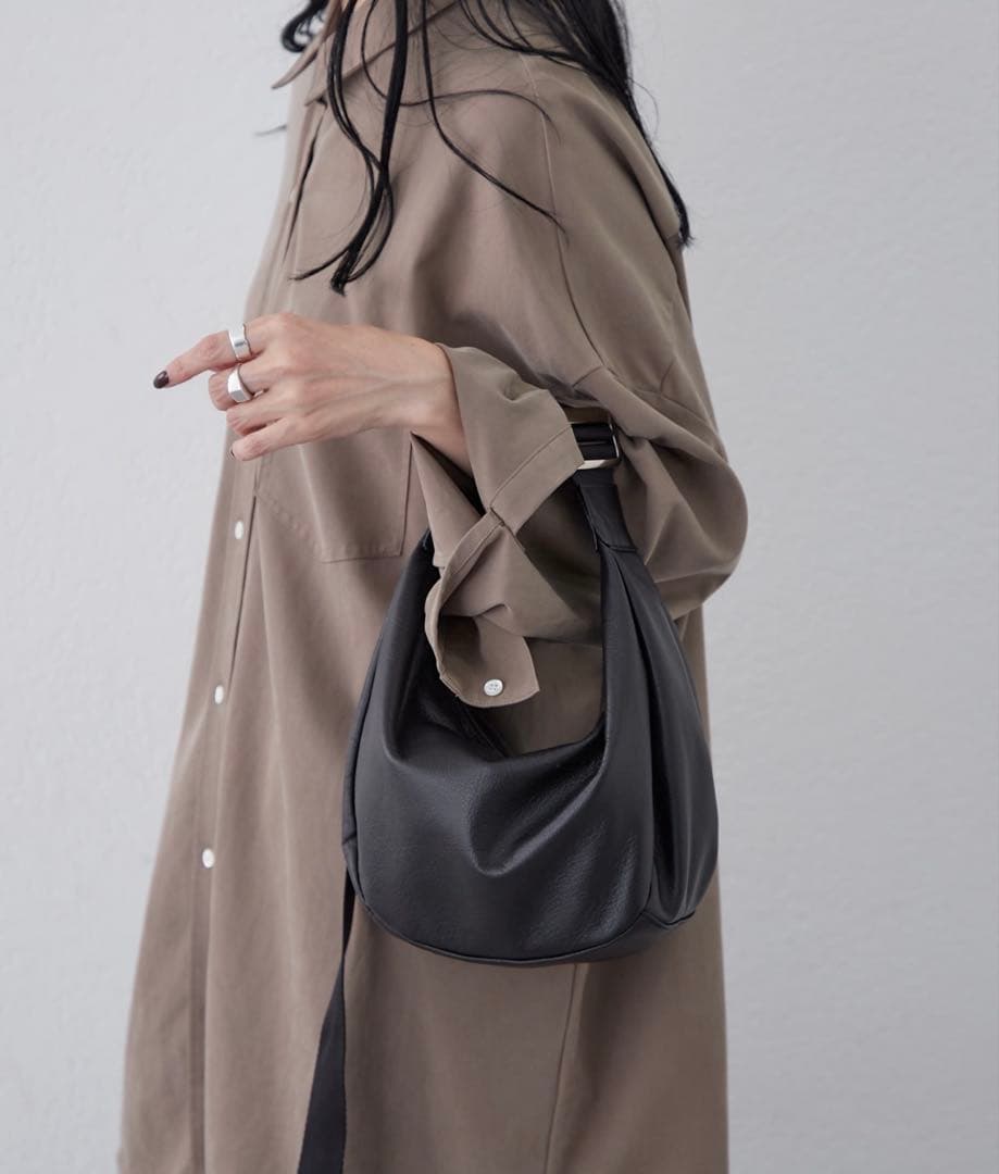 【russet】ソフトレザーラウンドショルダーバック(CE-1326)