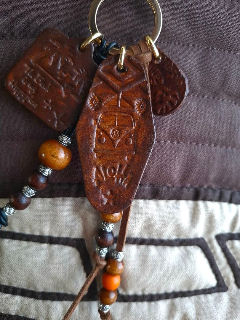 ハワイアンキルト バッグ　2WAY　ファスナー付　革タグチャーム付　ワーゲンバス