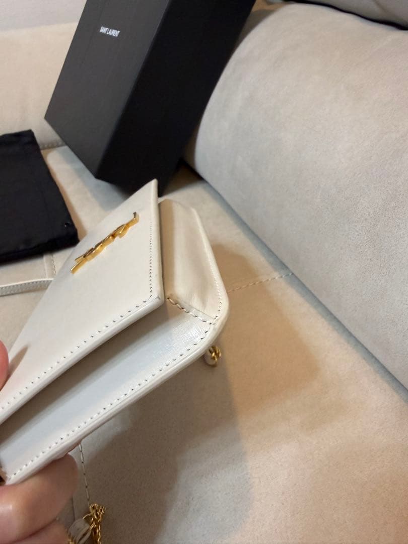 サンローラン YSL カサンドラ フォンホルダー 白