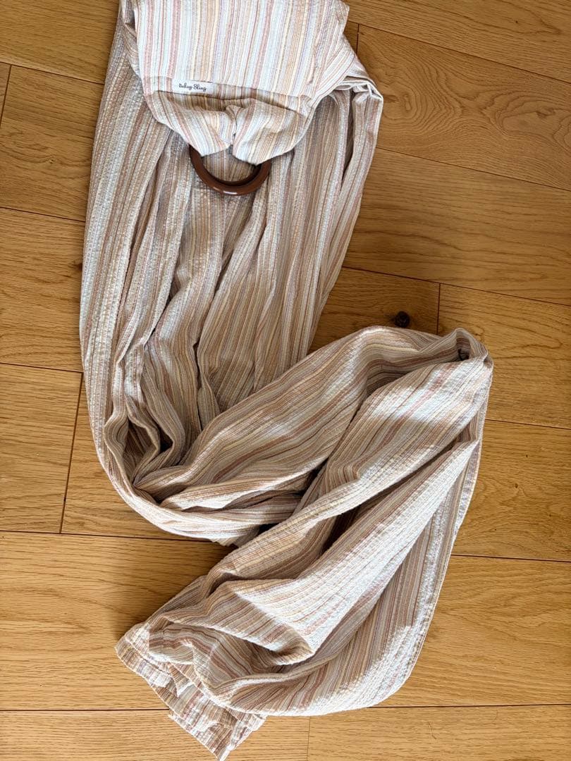 あっきースリング（室内で5回使用のみ）